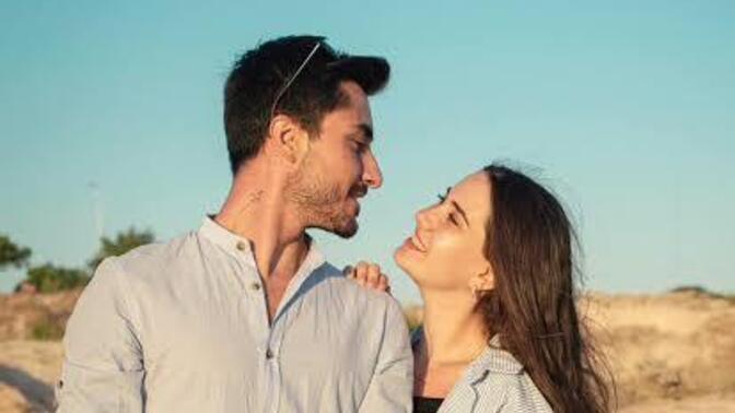 Aşk mı cinselliği güçlendirir, yoksa cinsellik mi aşkı?