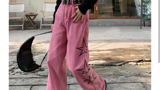 Pembe jean pantolon giyince çocuksu mu durur yoksa cool ve kadınsı mı olur?