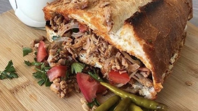 Tavuk döner sever misin?