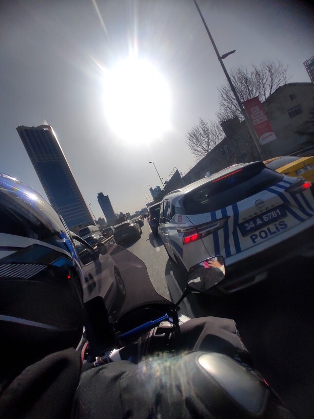 Ne olacak bu İstanbul trafiğinin hâli , geç kalmamak için kendinizi nasıl garantiye alırsınız?