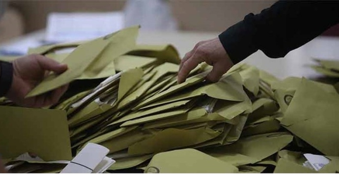 Son seçim anketi sonuçları ne söylüyor, AK Parti ve CHP arasındaki fark ne kadar?