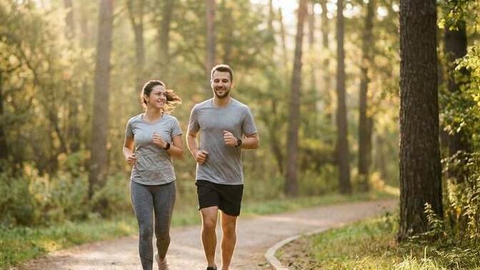 Günlük kaç kilometre veya kaç adım yürüdüğünü titizlikle takip edip kaydeder misin, biliyor musun net olarak?
