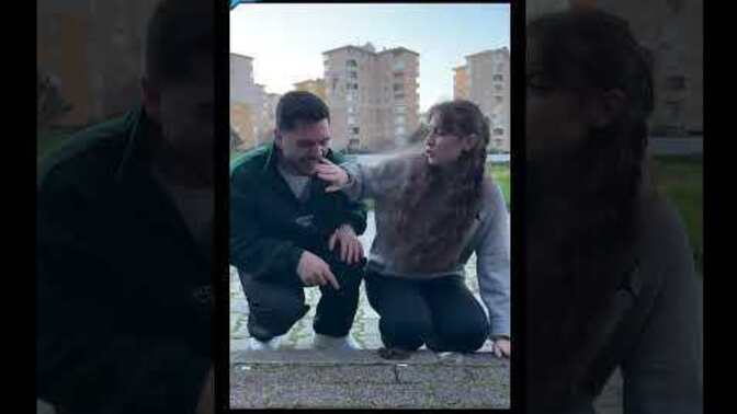 Gülme komşuna gelir başına sözü neyi ifade ediyor?