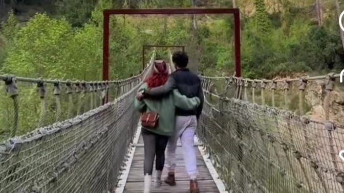 Yolunu gözlediğiniz birisi var mı?