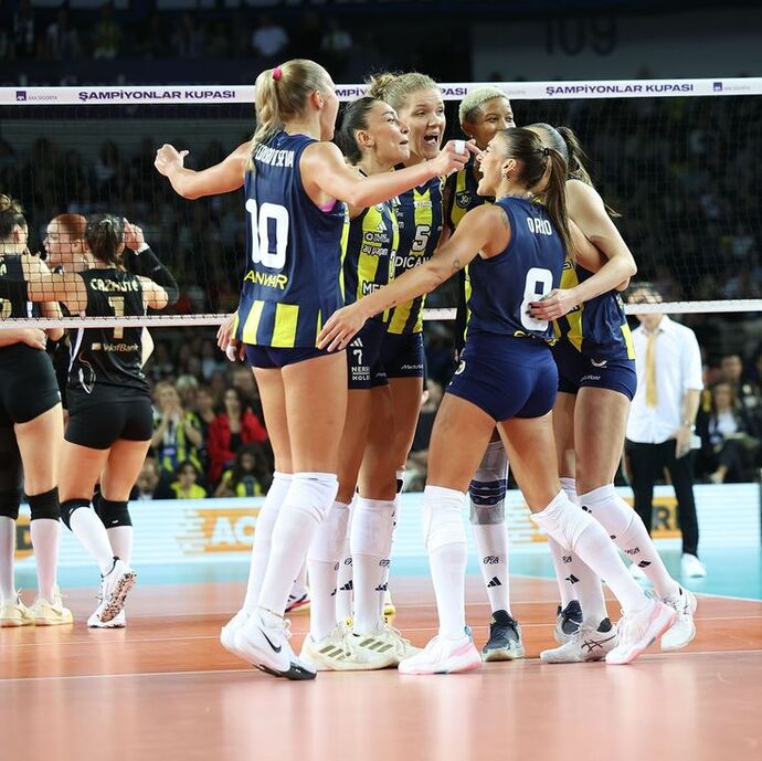 Erkeklere voleybol oynamayı yakıştırıyor musun yoksa feminen bir spor mu?
