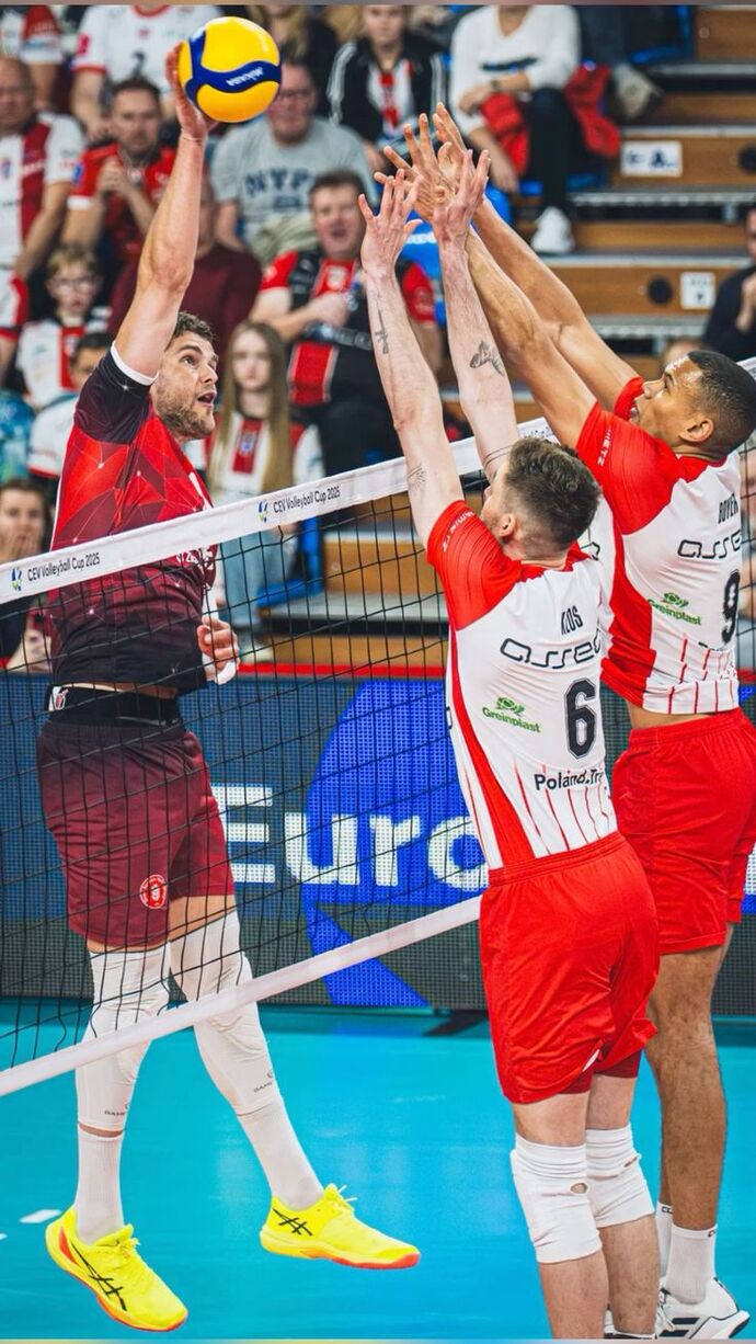 Erkeklere voleybol oynamayı yakıştırıyor musun yoksa feminen bir spor mu?
