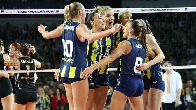 Erkeklere voleybol oynamayı yakıştırıyor musun yoksa feminen bir spor mu?