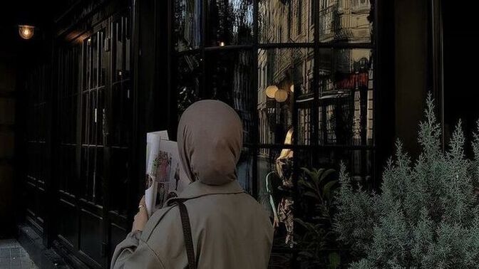 İnsan neden bazı insanlara karşı kendisi gibi davranamaz?