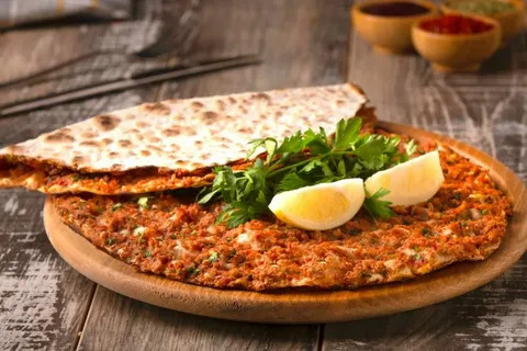 Tantuninin yanında en iyi, milkşeyk mi gider yoksa mercimek çorbası mı?