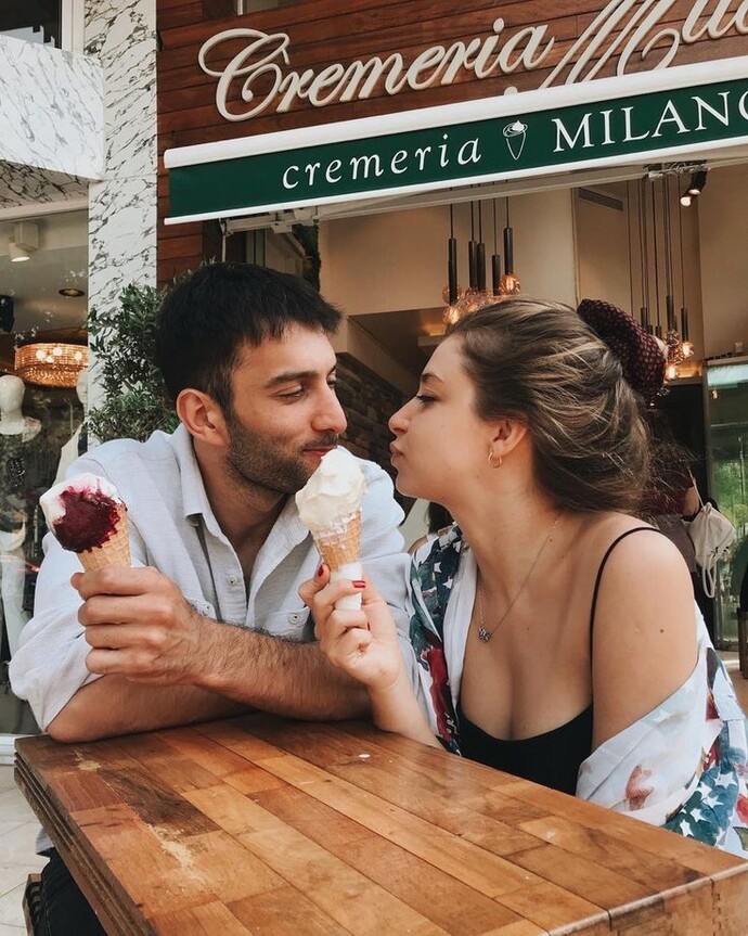İnsan kendisinde olmayan özelliği mi karşıdan bekler?