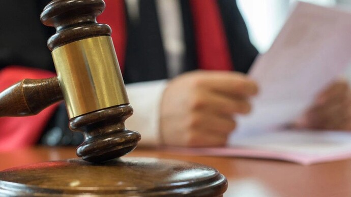 Mahkemelerle uğraşmak sizce de aşırı yorucu ama mecburi bir süreç mi?