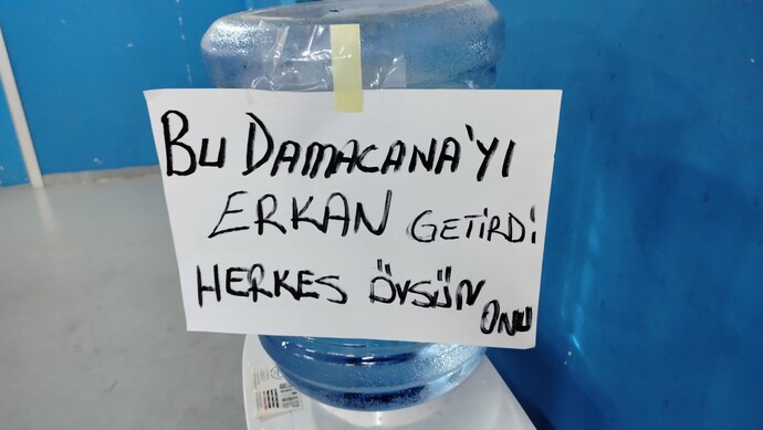 Seni öven neyini över?