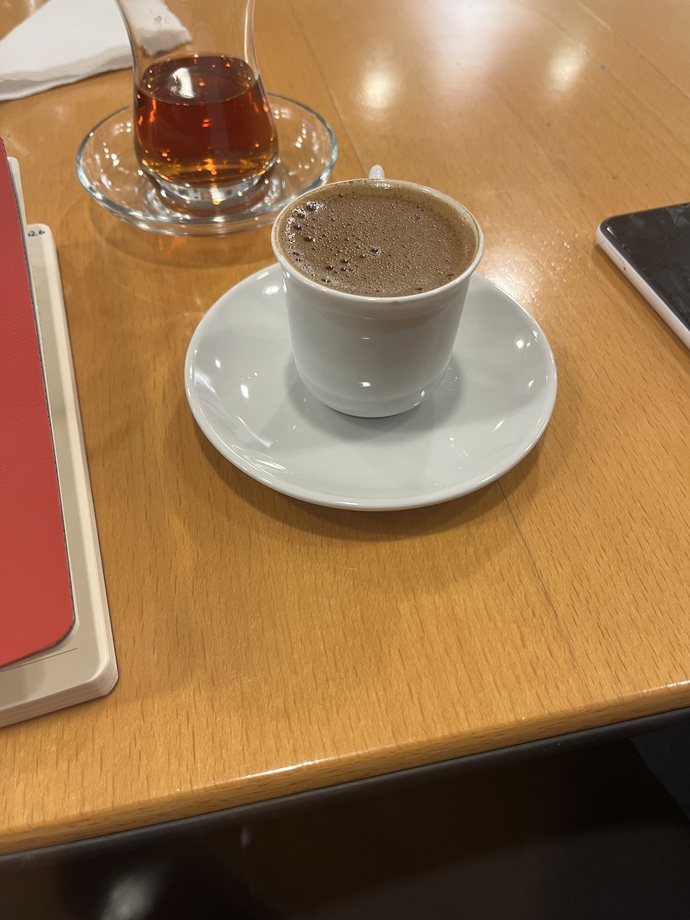 Kimler kahve içmek ister?