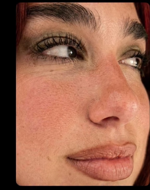 Dua lipa nın az makyajlı ve filtresiz cildini nasıl buldunuz?