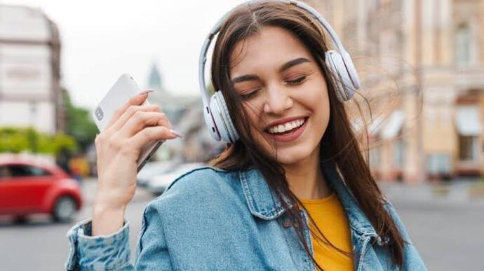 Bir günde kaç dakikan müzik dinleyerek geçiyor?