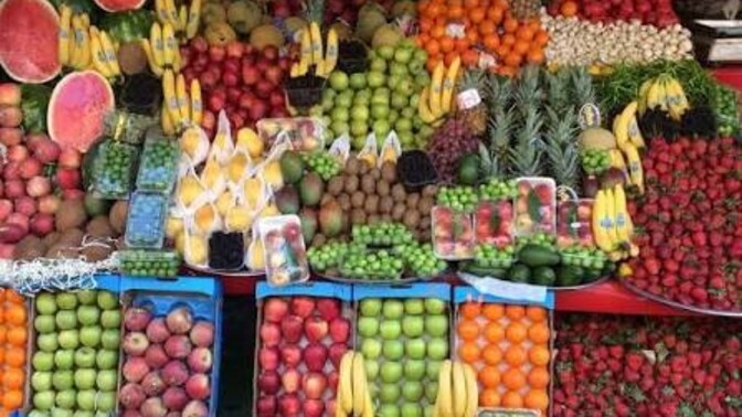 Doğada bir bitki olarak uyansan; hangi meyvenin rengiyle parlamayı veya hangi sebzenin köküyle dünyaya tutunmayı seçerdin?