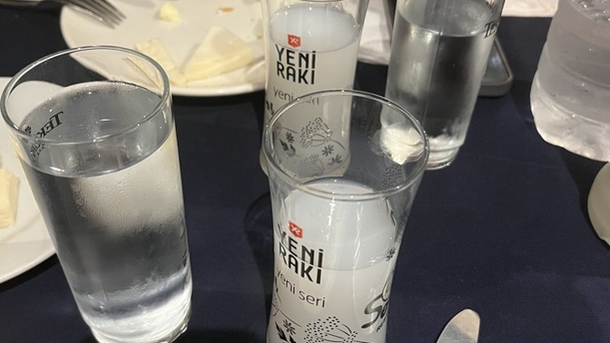 Kime rakı ısmarlayayım?