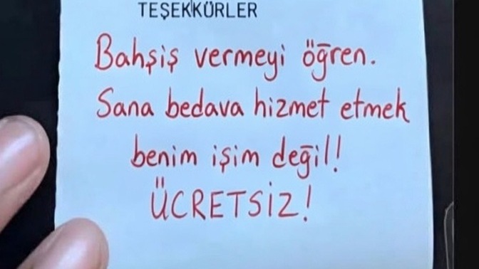 Hizmet aldığınız bir yerden çıkarken fişin üstünde böyle bir yazı görseniz ne tepki verirsiniz?