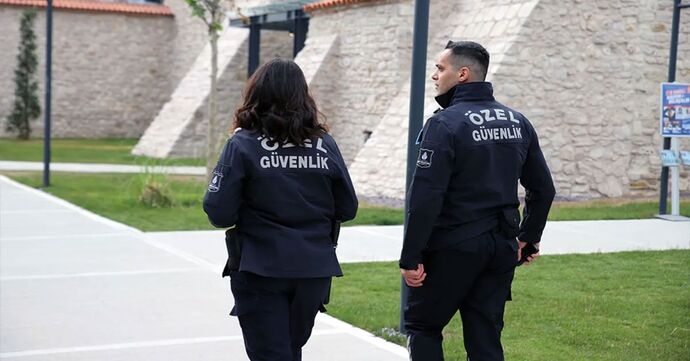Son olaylardan sonra güvenlik personellerinin de polislerin de silah kullanma yetkileri genişletilmeli mi sizce ve nasıl olmalı?