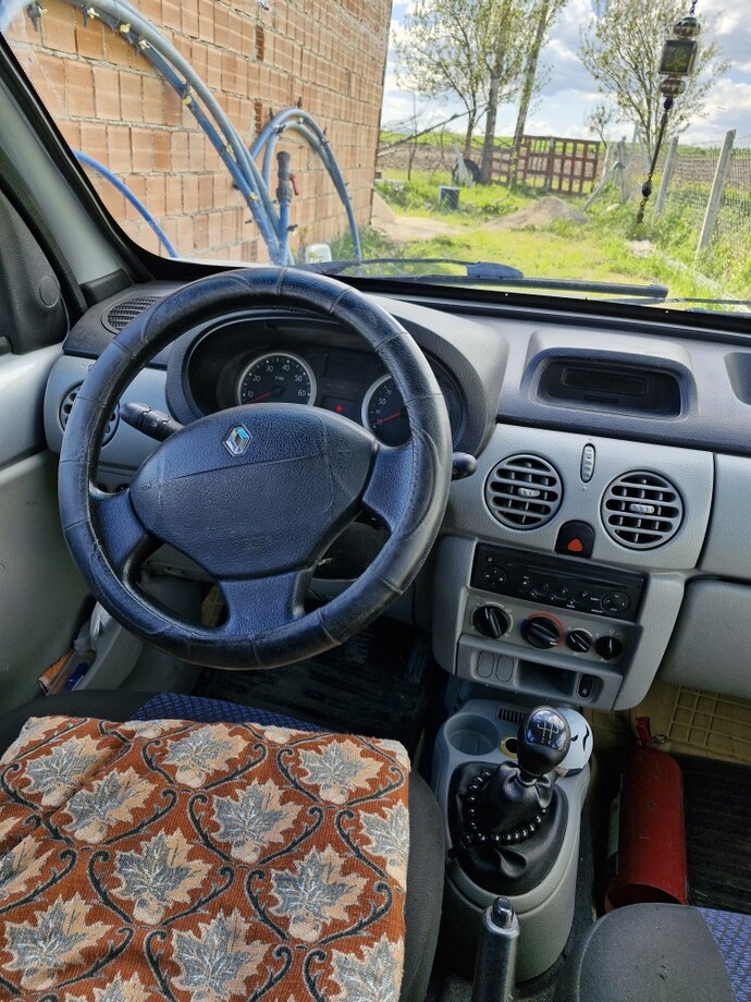 Renault Kangoo nasıl bir araba, kullanıcı yorumları ve kronik sorunları neler?