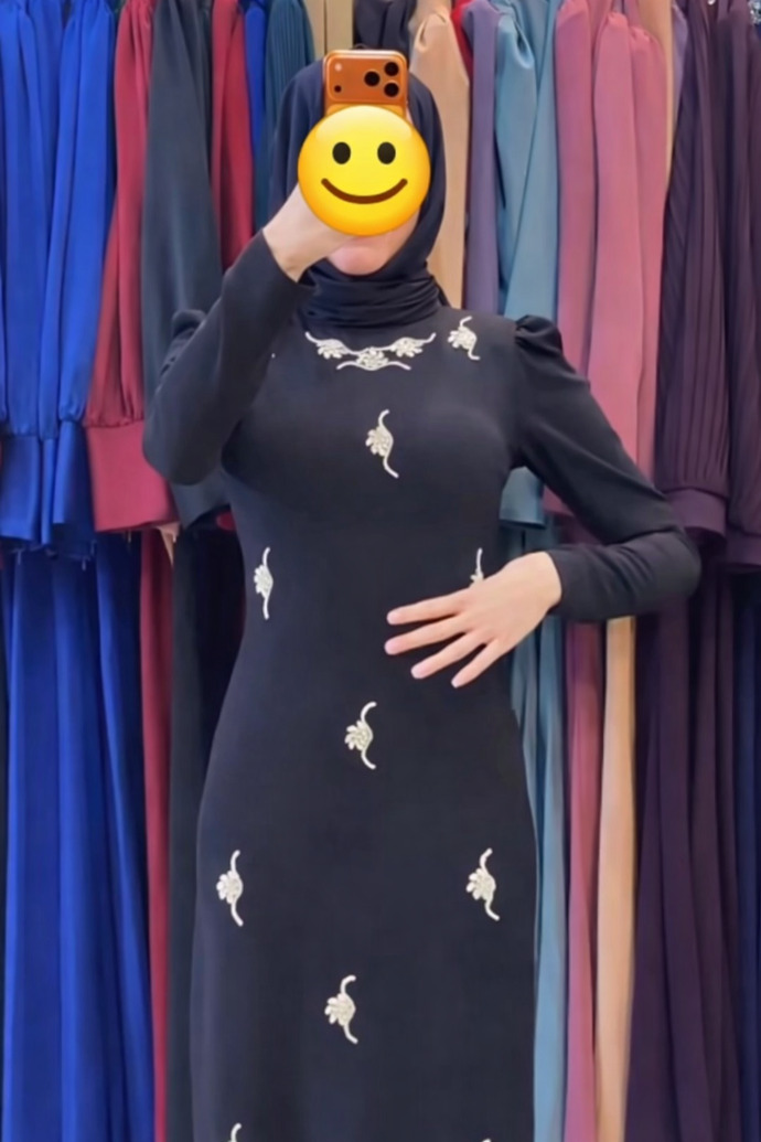 Bu elbise nasıl duruyor sizce, yakışmış mı almaya değer mi?