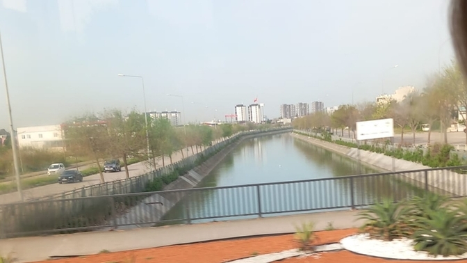 Aşk; doğru kişiyi bulmak mı yoksa birlikte doğruya dönüşmek mi?