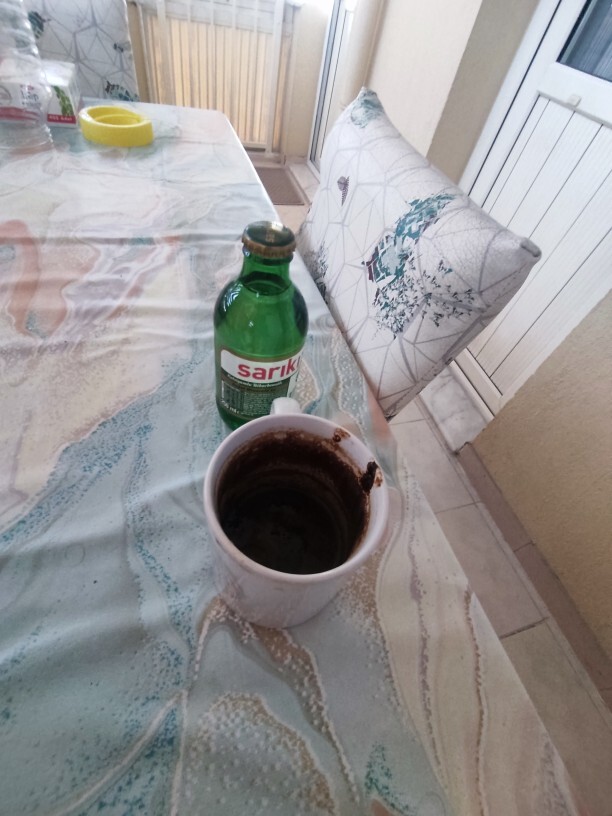 Benimle çok sert bir kahve içmek ister miydiniz?