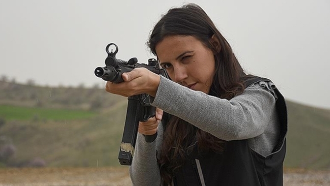 Okul saldırıları olaylarından dolayı polis ve güvenlik personelinin öyle olaylar sırasında silah kullanma yetkisi nasıl olmalı?