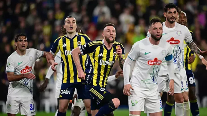 Fenerbahçe 2 - Ç. rizespor 2... Sarı lacivertliler son dakikada şampiyonluk yolunda ağır yara aldı! Maçı nasıl buldunuz?