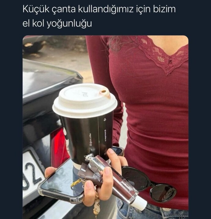 Kızlar, tercihiniz küçük çanta mı? büyük çanta mı?