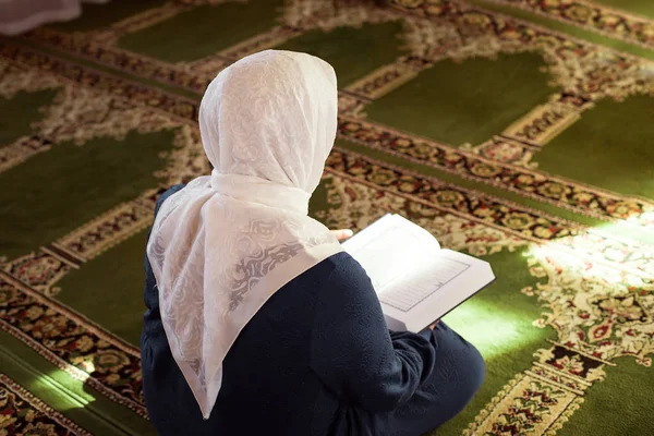 HAMİLELİĞİN ikinci ayında namaz kılamamak?