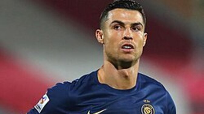 Evet herkes tarafını seçsin bakalım. Dünya futbolunun en iyisi sizce kim Cristiano Ronaldo mu Lionel Messi mi?