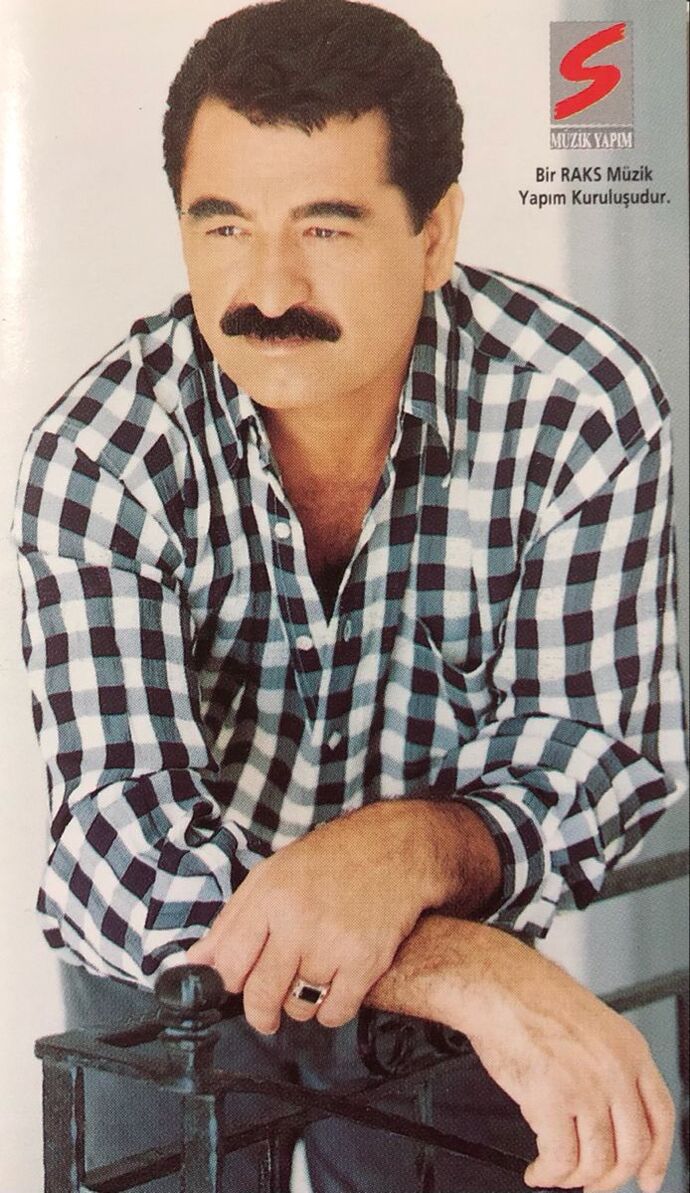 İbrahim tatlıses gençliğinde yakışıklı bence ona neden çirkin diyorlar?