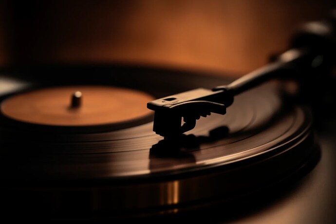 Plak çalardan müzik dinlemek nasıl bir his olurdu, denemek ister miydin?