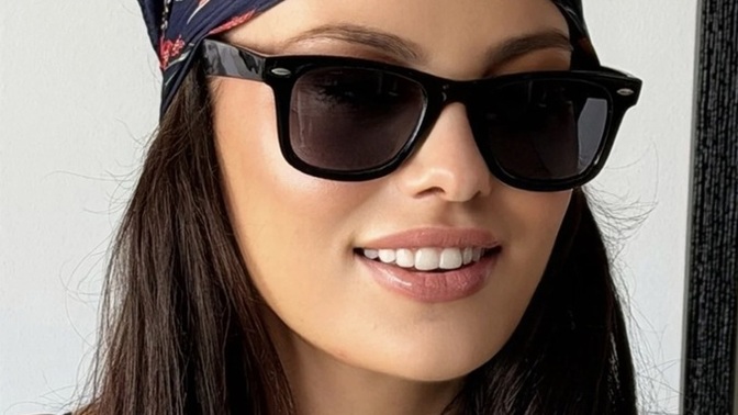 Hangi gözlük modeli yüzde daha şık ve güzel duruyor?
