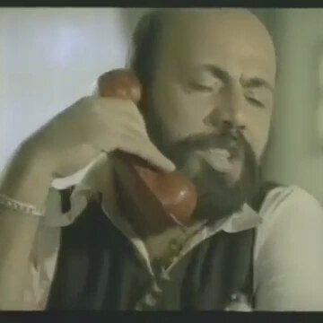 Ütü yapmak istemeyen kadının partneri kuru temizlemeye gitmeli mi?