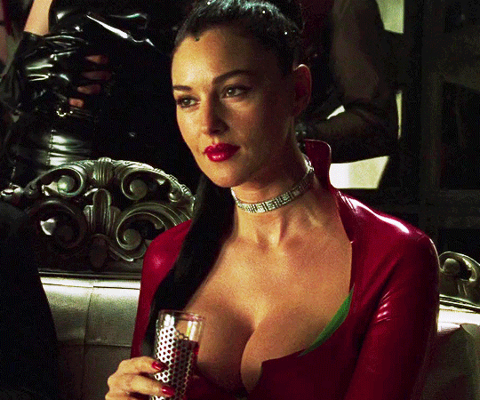 Monica bellucci'yi çekici buluyor musunuz?