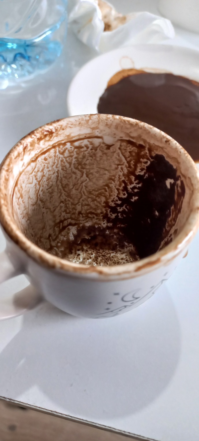 Arkadaşlar kahve falıma bakar mısınız, yorumlarınız ne olur?