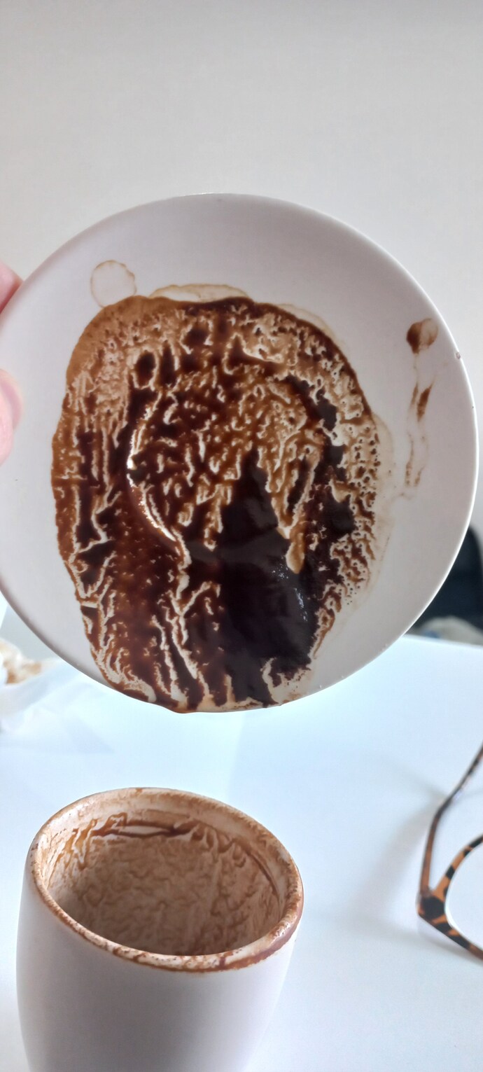 Arkadaşlar kahve falıma bakar mısınız, yorumlarınız ne olur?