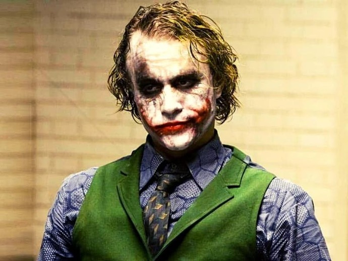 Sizce Joker aslında haklı mıydı yoksa yöntemleri yüzünden haksız mıydı?