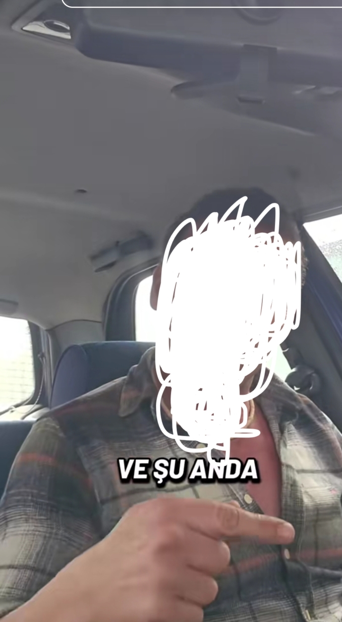 Bu fotoğraftaki araba içi sizce hangi marka ve hangi model olabilir?