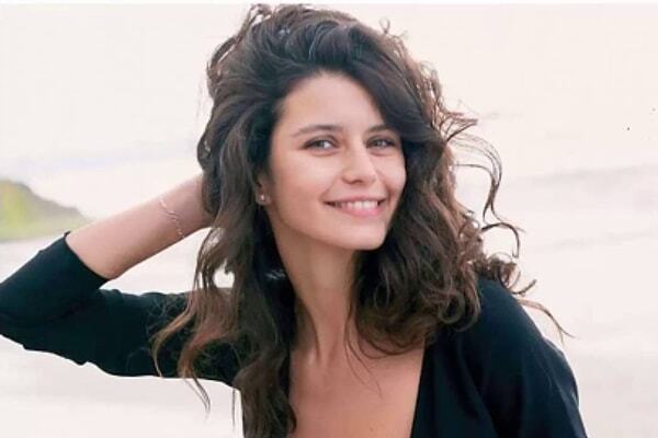 Afra Saraçoğlu mu Beren Saat mi daha güzel?