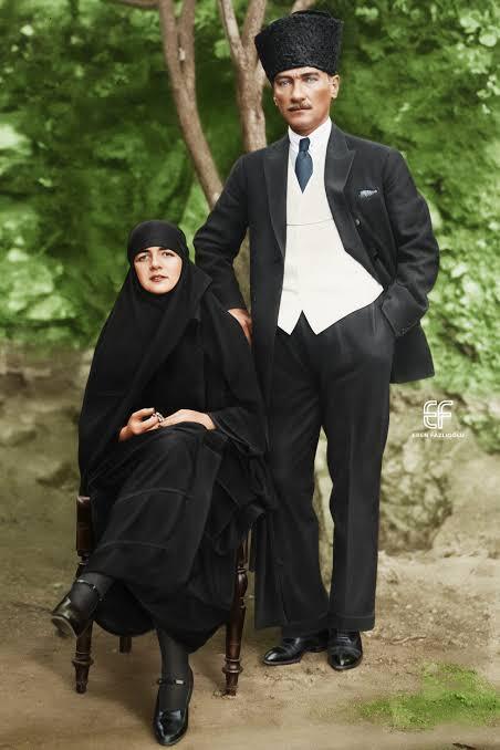 Cumhurbaşkanı karısı olmak makam mıdır öyle bir unvan var mıydı?