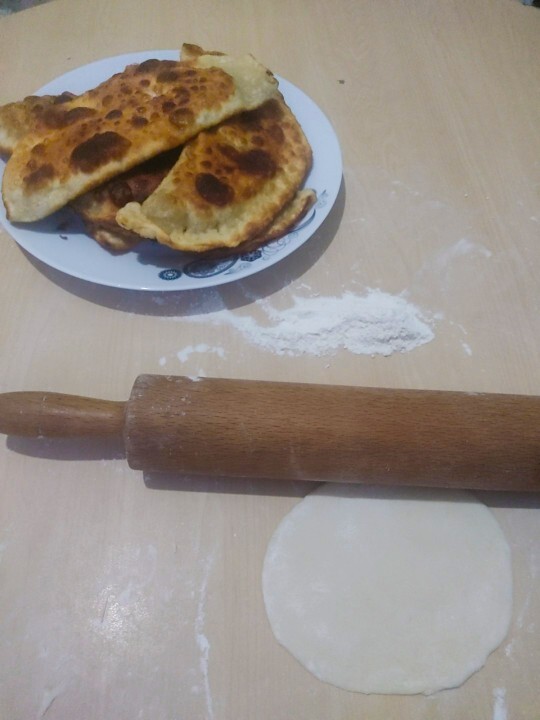 Akşam yemeğine çiğ börek yapmak mantıklı mı, sizce çok mu ağır kaçar?