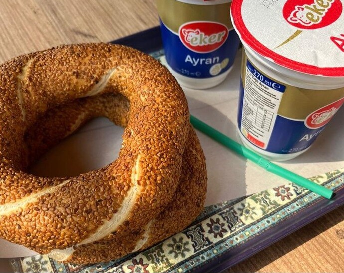 Simit Ayran Sever Misiniz?