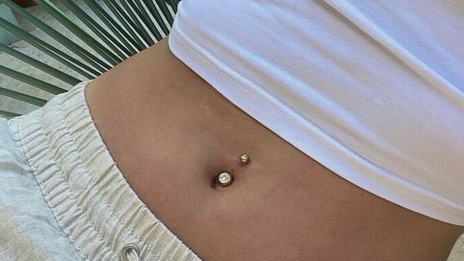 Sizce göbek piercing mantıklı mı?