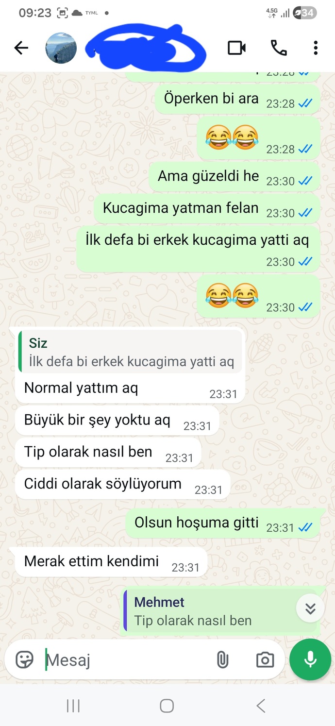 Bu cocuk sizce neden bana böyle dio bayadir sevgiliydik geçen evine gittim ama tabi ileri gitmedik sadece kucagima yatti öptü feln?
