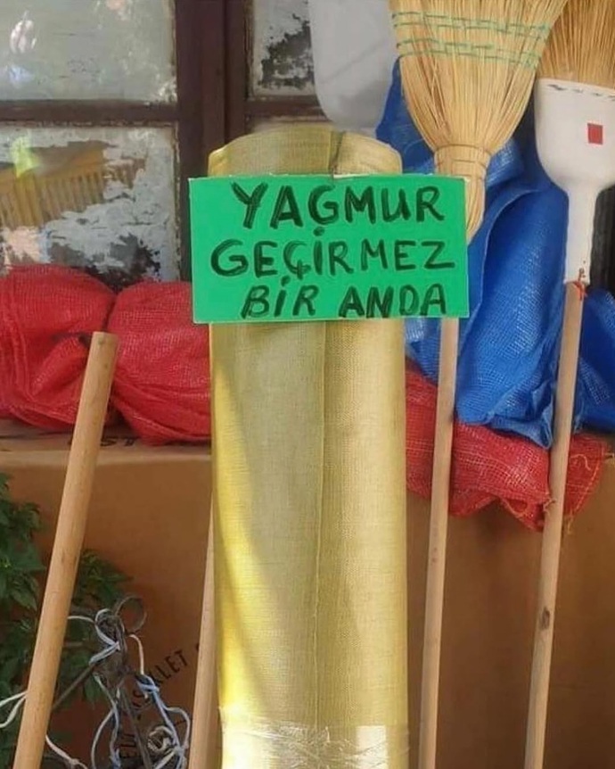 Yağmursuz hava da şemsiye taşıyor musunuz?