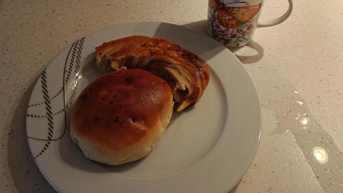 Ev yapımı poğaca sever misiniz, kayınvalidemin ellerine sağlık bugün de kahvaltı da poğaca ve çay ikilisi var?