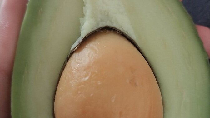 Avakado olmamis uzerine limon sıkıp poşetle etrafıni sarip kapali alana koydum çürümez degil mi?